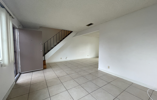 1402 JACQUELINE PL