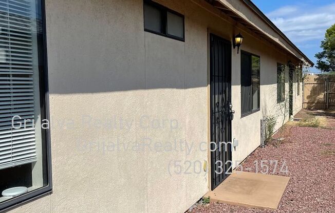 2 beds, 1 bath, 800 sqft, $1,050