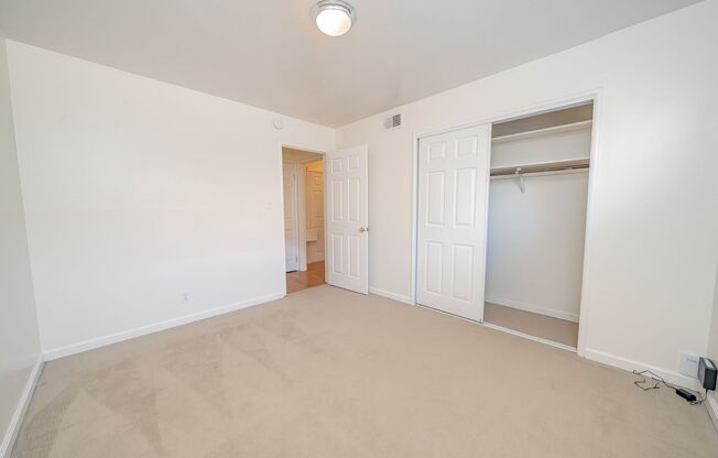 2 beds, 1 bath, $2,195, Unit 4