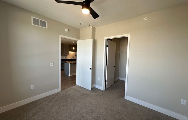 1 bed, 1 bath, 865 sqft, $1,724, Unit 422