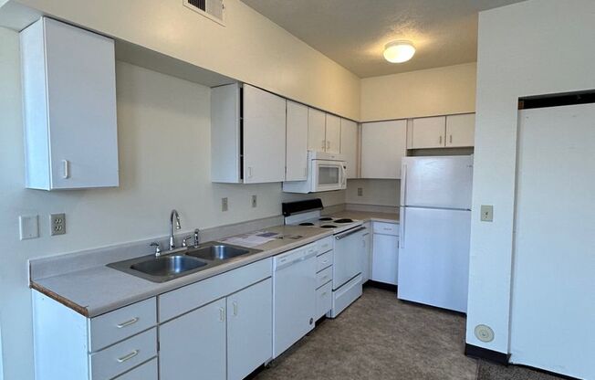 2 beds, 1 bath, 752 sqft, $750, Unit 617 N.12TH ST. #3