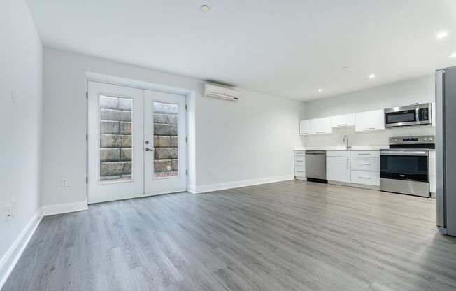 1 bed, 1 bath, 825 sqft, $1,718, Unit GL-10