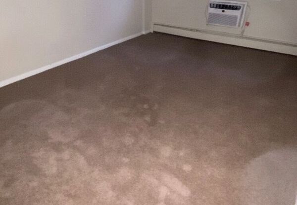 2 beds, 1 bath, 900 sqft, $1,450, Unit B211