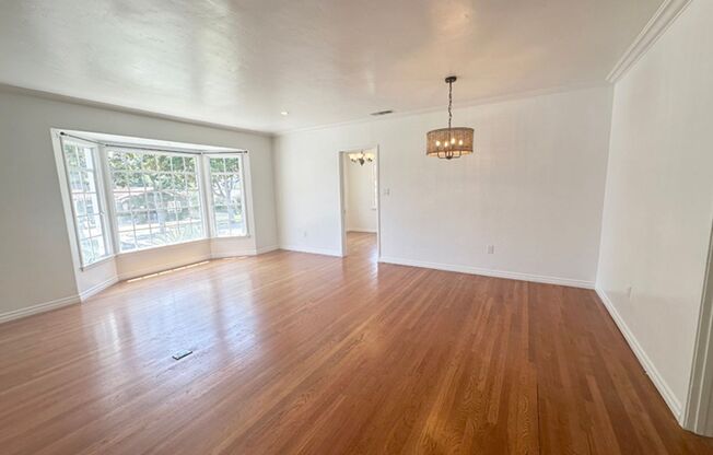 2BD/1BA DT Fullerton Vintage 1922 House w/ALL UTILITIES INCLUDED!