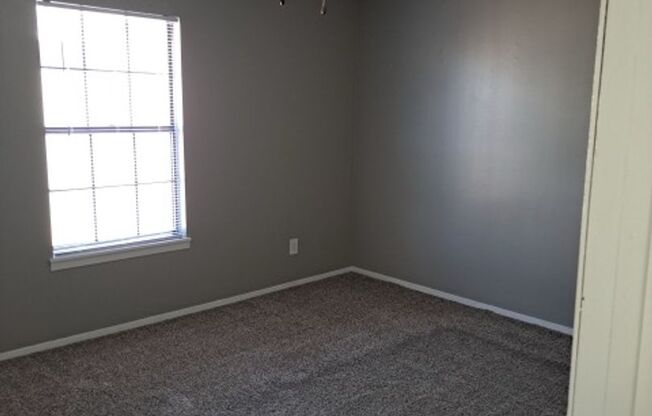 2 beds, 1 bath, 950 sqft, $875, Unit 6841-403