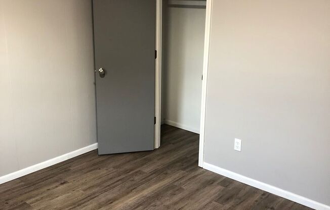 2 beds, 1 bath, $995