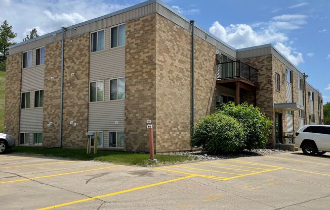 2 beds, 1 bath, 700 sqft, $825, Unit 724-3