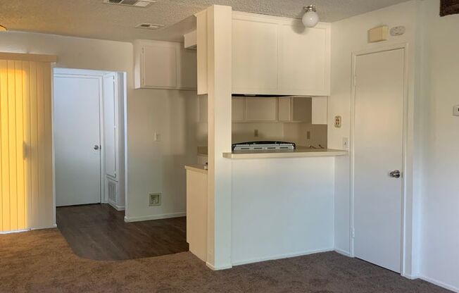 2 beds, 2.5 baths, $1,695, Unit 5