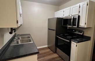 Walk to Vandy and Hillsboro Village, 1 Bed/1 Bath at the Villager West, Top Floor and Newly Renovated