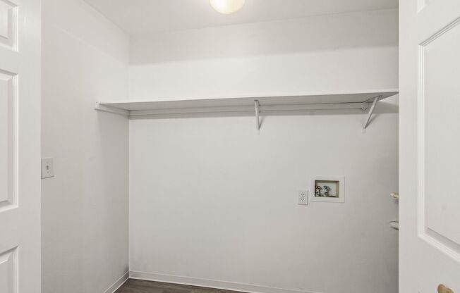 2 beds, 2 baths, 1,000 sqft, $1,450, Unit 30