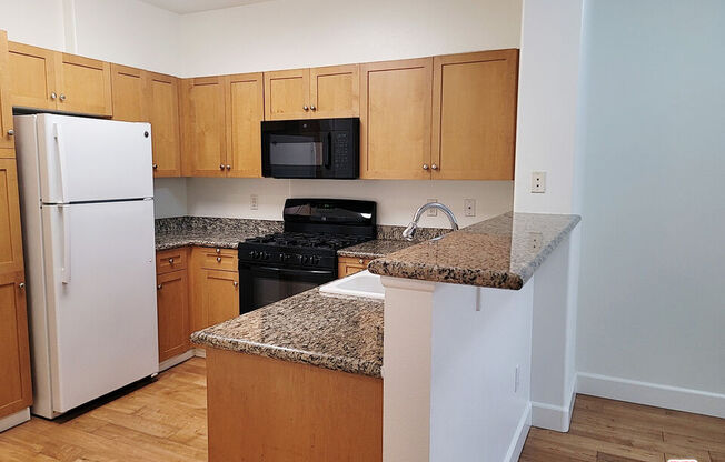 1 bed, 1 bath, 735 sqft, $2,400, Unit 231