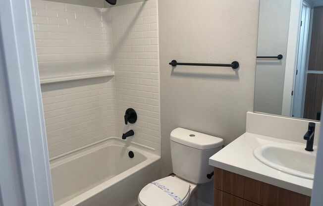 1 bed, 1 bath, 495 sqft, $2,730, Unit B-309