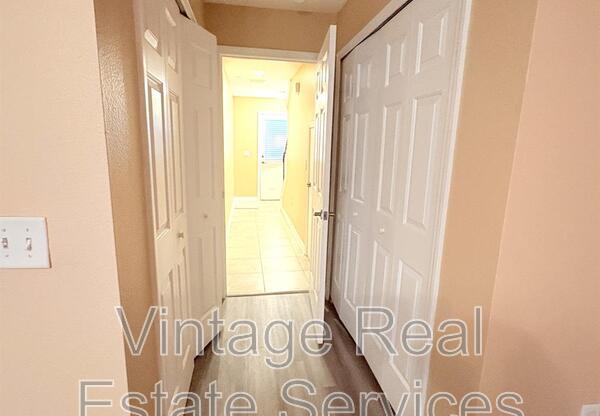 2425 MIDDLETON GRV