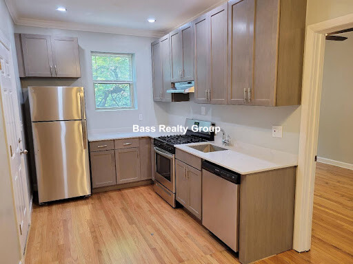 6972 N. Greenview, Unit 2