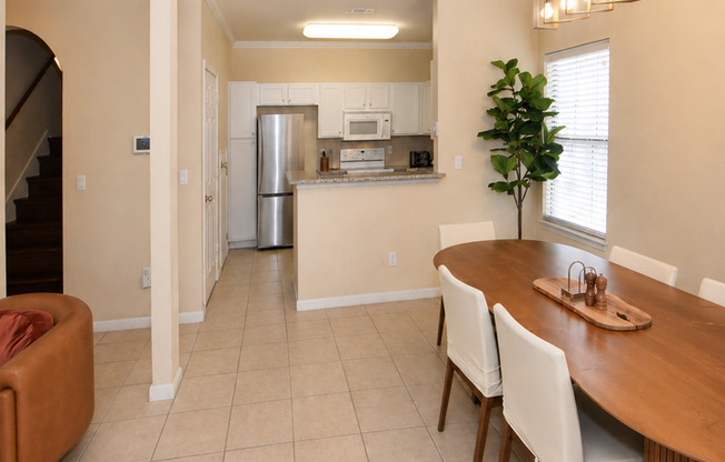 3 beds, 3.5 baths, $2,600, Unit # 804