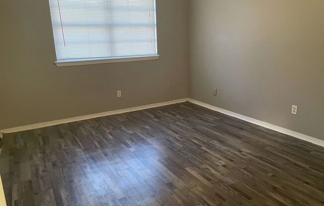 2 beds, 1.5 baths, 970 sqft, $850, Unit 55114