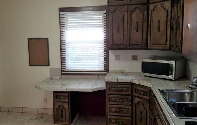 3 beds, 1 bath, $1,995