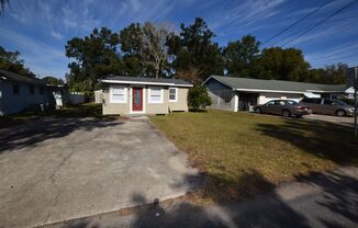 Charming 3 bedroom, 1 Baths Single Family Home for rent located at 317 E Barnes Ave. Eustis, FL 32726