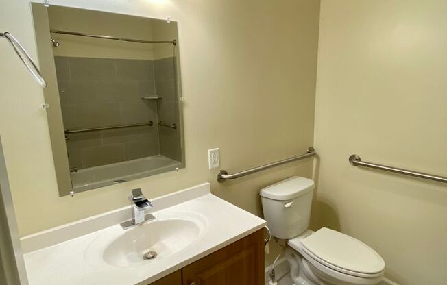 Studio, 1 bath, 617 sqft, $999, Unit 407 Unit 101