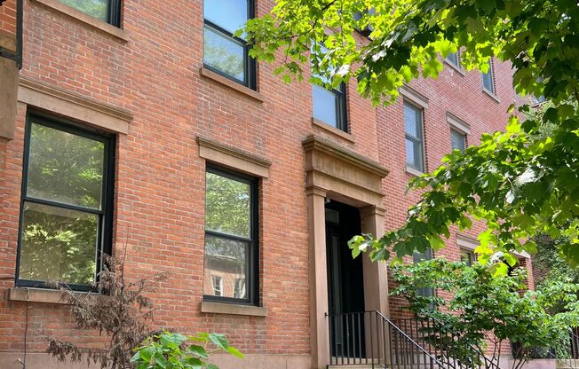 352 DEGRAW ST