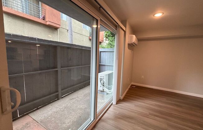 1 bed, 1 bath, 695 sqft, $2,498, Unit 221