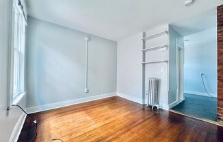 Studio, 1 bath, 400 sqft, $1,295, Unit 21-4