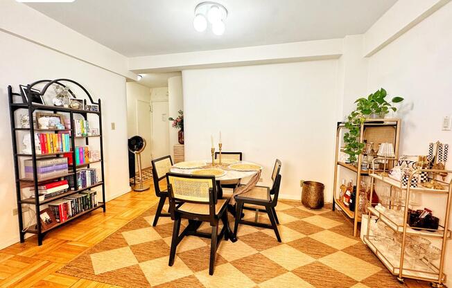 249 E 48 ST