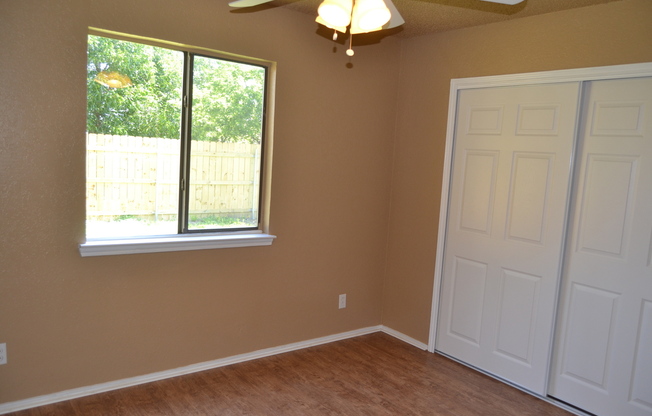 3 beds, 2 baths, $1,195