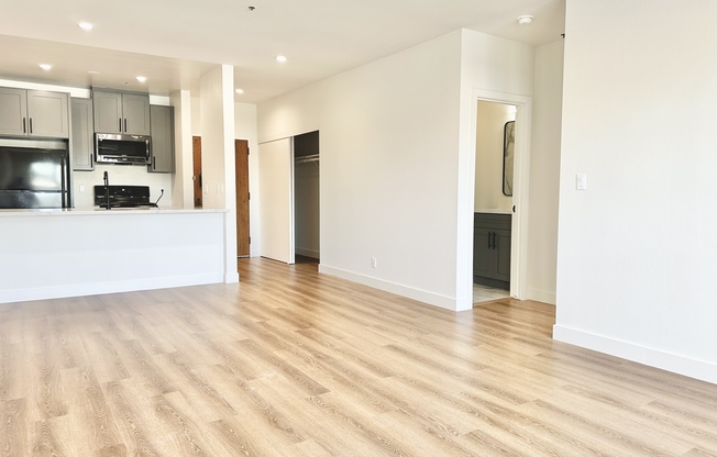 1541 OCEAN AVE