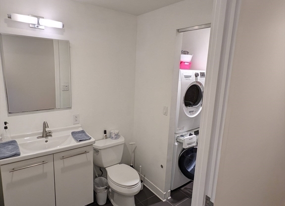 1 bed, 1 bath, $3,500, Unit 521