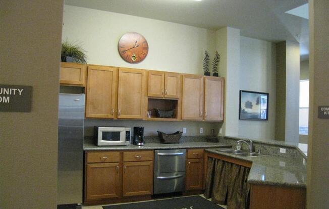 Luxury Senior Apartments in Elk Grove | Seasons at Laguna Ridge