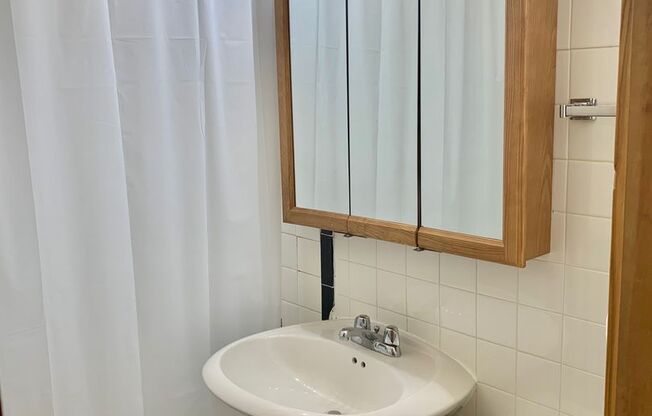 Studio, 1 bath, 300 sqft, $1,495, Unit 644-408