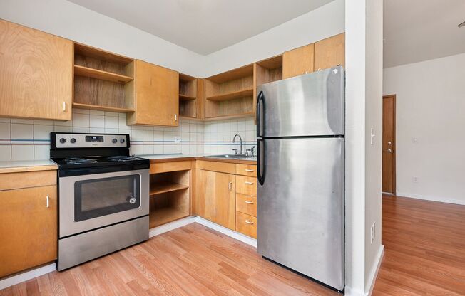 Studio, 1 bath, 400 sqft, $1,195, Unit C16