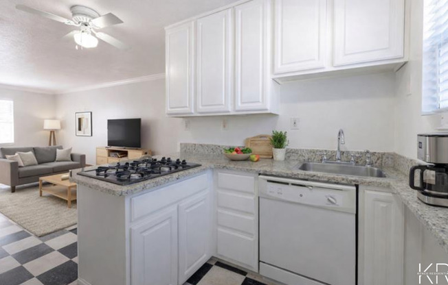 2 beds, 1 bath, 950 sqft, $1,295, Unit 10