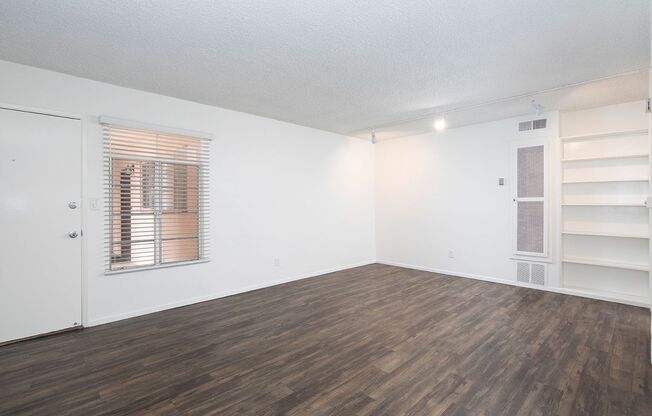 Emerald Manor Apartments