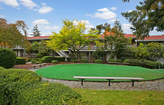 Colonial Square Exterior Apartments in Bellevue, WA