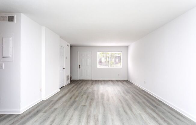 2 beds, 1.5 baths, 1,100 sqft, $980, Unit 103J