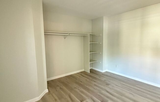 1 bed, 1 bath, $2,050, Unit 127D