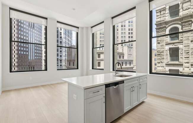 PET FRIENDLY CULTURAL DISTRICT APARTMENTS STEPS FROM UPMC, PNC, HIGHMARK, AND THE STRIP DISTRICT