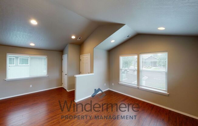 3 beds, 2 baths, 1,064 sqft, $1,695, Unit chin294-1