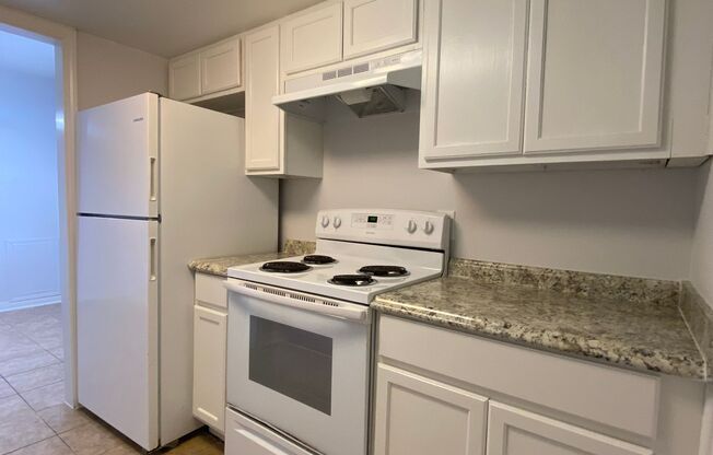 1 bed, 1 bath, 612 sqft, $795, Unit 230- Building 6