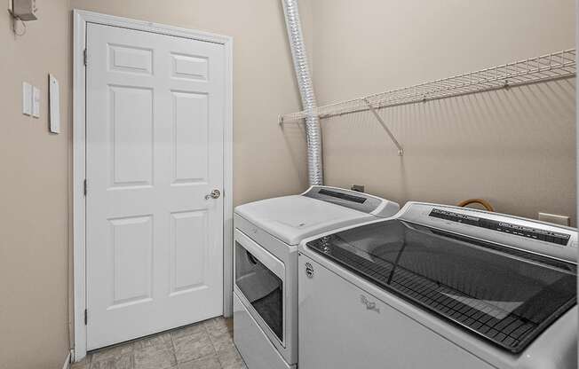 apartment with washer/dryer