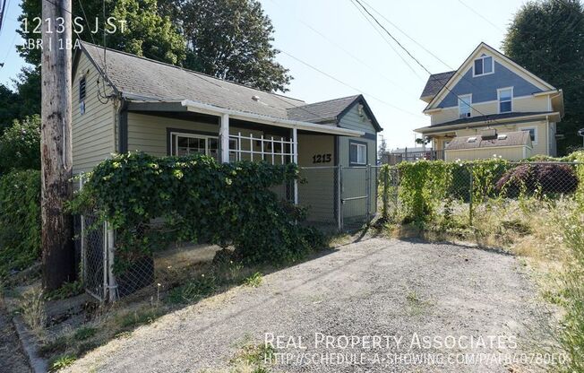 1213 S J ST