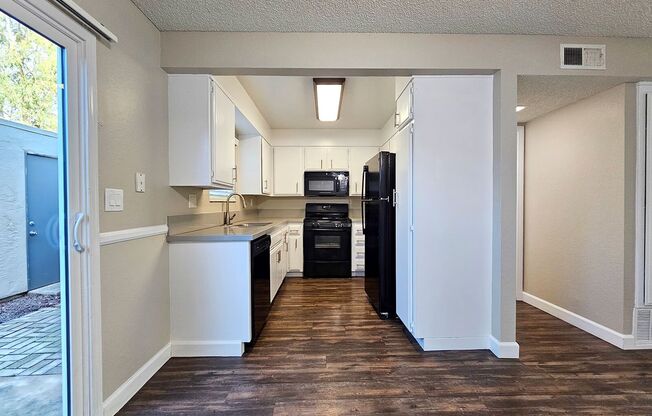 3 beds, 1.5 baths, $2,995, Unit 03