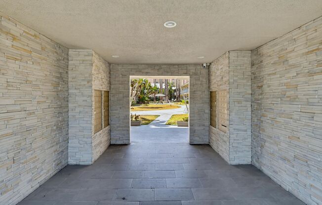 1 bed, 1 bath, 557 sqft, $1,950, Unit #102