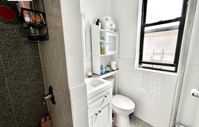 40 W 127 ST