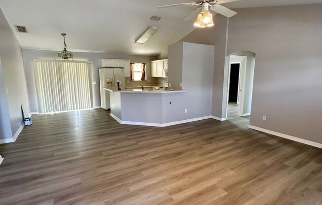 3/2 in Quail Valley! NEW FLOORS AND FRESH PAINT!