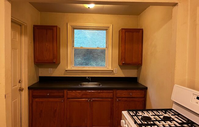 Beautiful One Bedroom in Swissvale!!