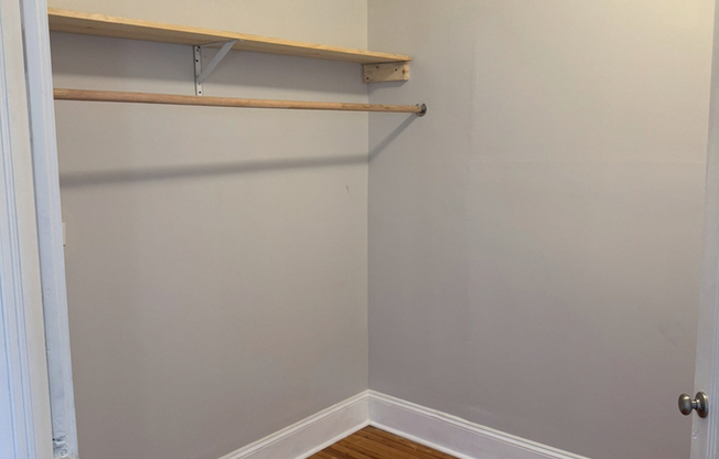 7106 S RIDGELAND AVE