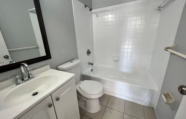 Lakeside Cove Apartments
